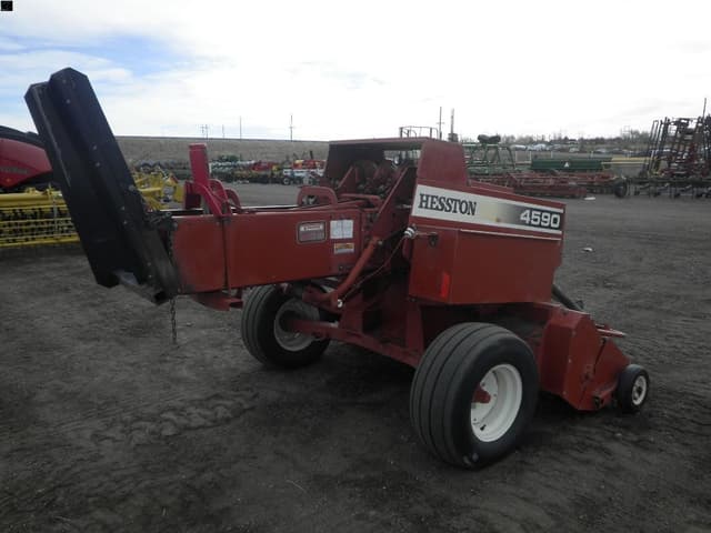 Image of Hesston 4590 equipment image 2