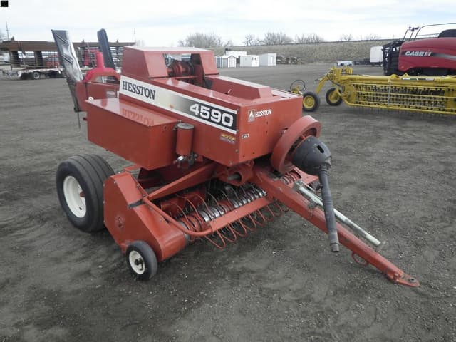 Image of Hesston 4590 equipment image 3