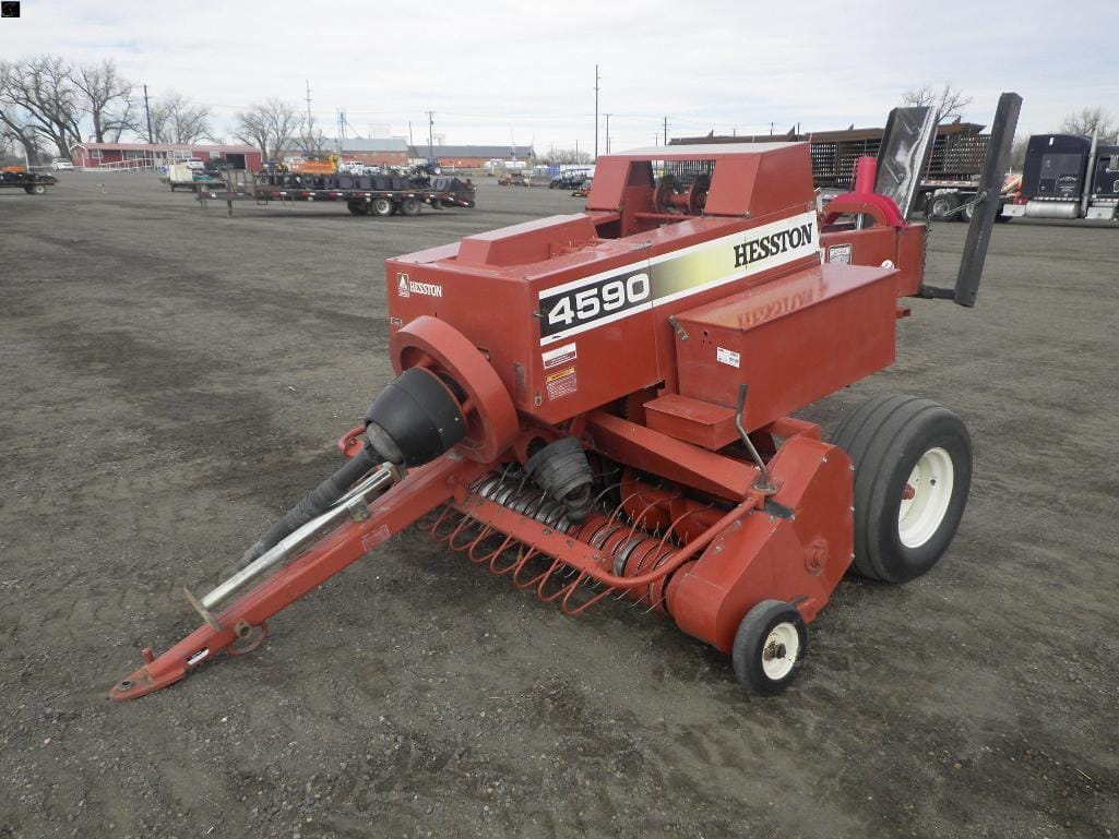 Hesston 4590 Equipment Image0