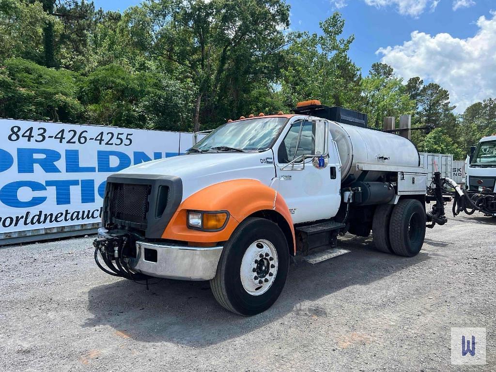 Image of Ford F-650 Primary image