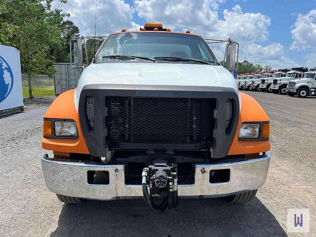 Image of Ford F-650 equipment image 2