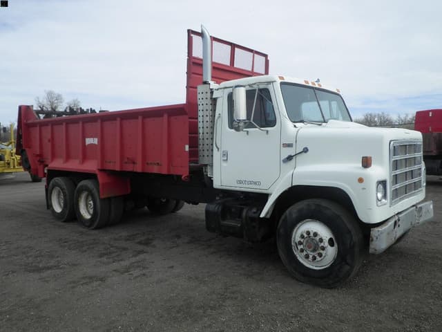 Image of International 2275 equipment image 3