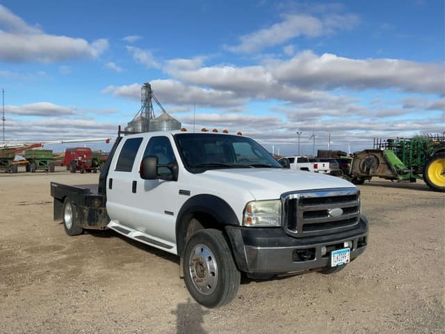 Image of Ford F-550 equipment image 3