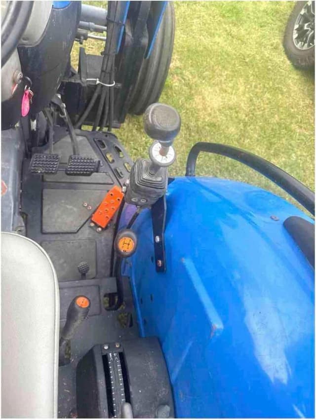 Image of New Holland TN65 equipment image 4