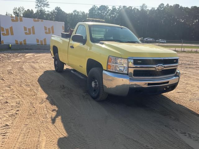 Image of Chevrolet Silverado equipment image 2