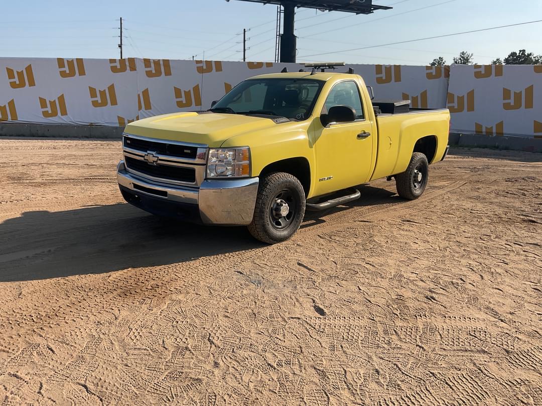 Image of Chevrolet Silverado Primary image