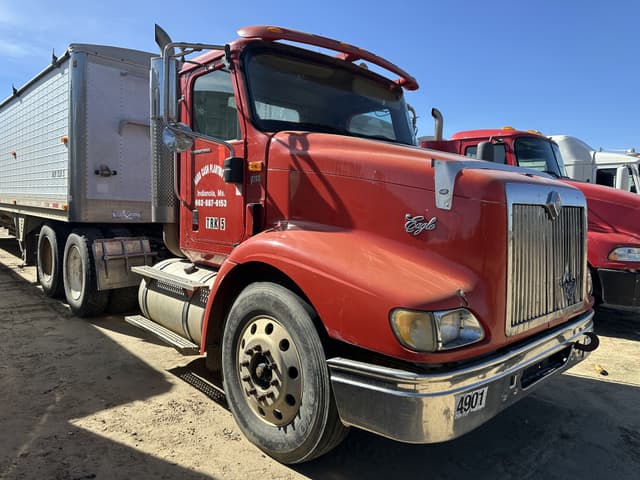 Image of International 9200i equipment image 1