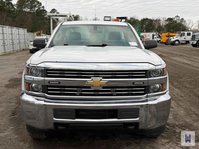 Image of Chevrolet 2500HD equipment image 1