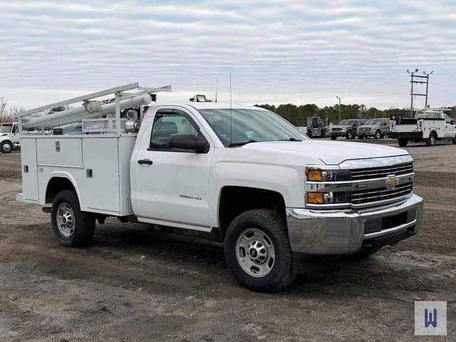 Image of Chevrolet 2500HD equipment image 2