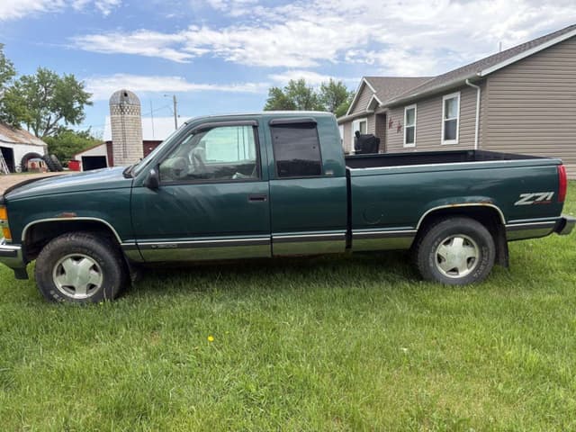 Image of Chevrolet 1500 equipment image 3