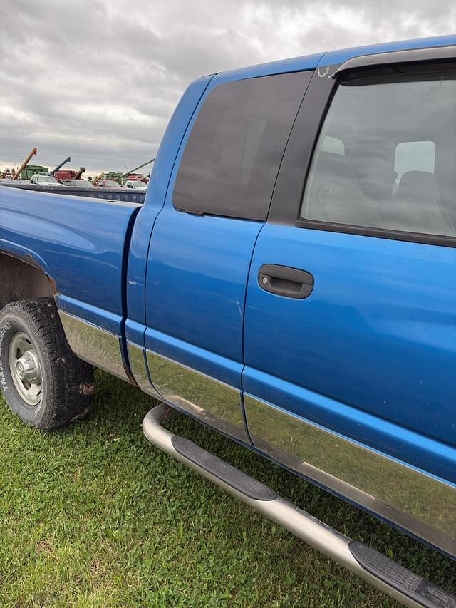 Image of Dodge Ram 2500 equipment image 4