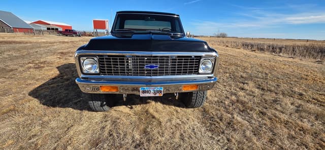 Image of Chevrolet K10 equipment image 2