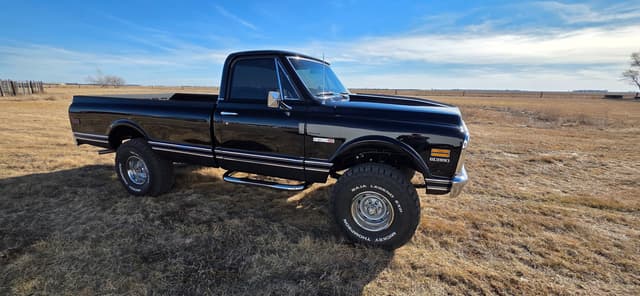 Image of Chevrolet K10 equipment image 1