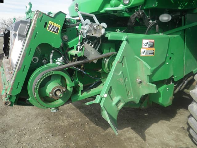 Image of John Deere S690 equipment image 4