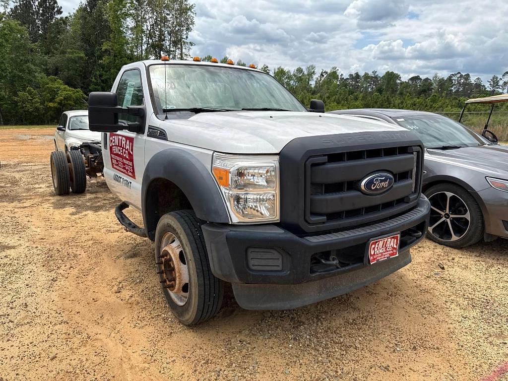 Image of Ford F-550 Primary image