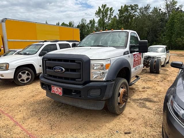 Image of Ford F-550 equipment image 1