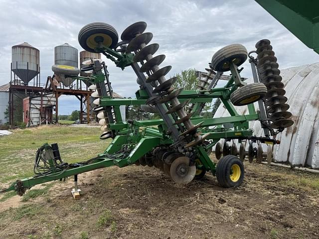 Image of John Deere 637 equipment image 1
