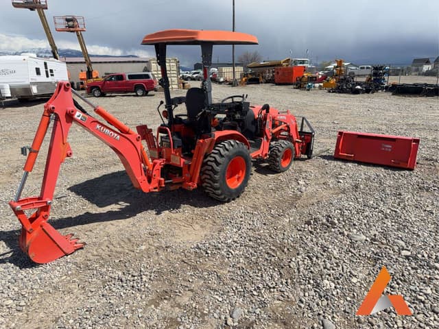 Image of Kubota B2601 equipment image 4