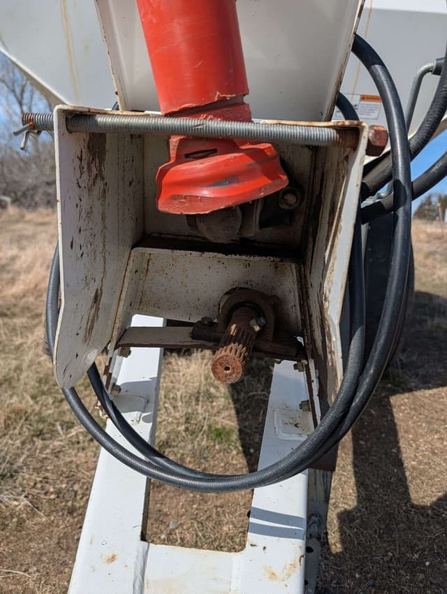 Image of Willmar 600 equipment image 4