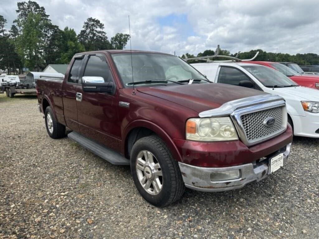 2004 Ford F-150 Equipment Image0