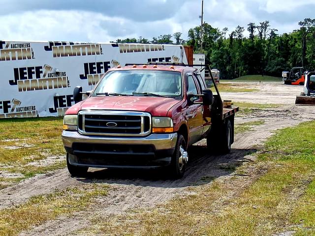 Image of Ford F-350 equipment image 1