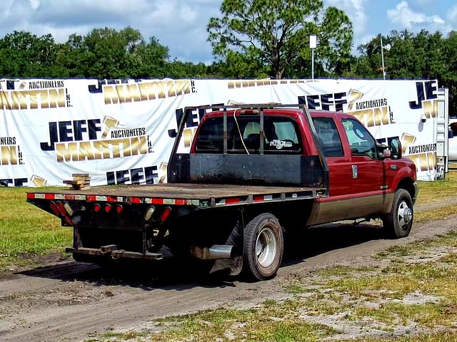 Image of Ford F-350 equipment image 4