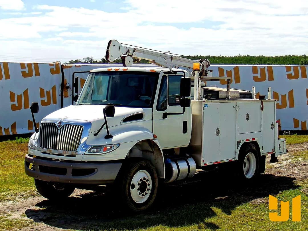 Image of International 4300 SBA Primary image