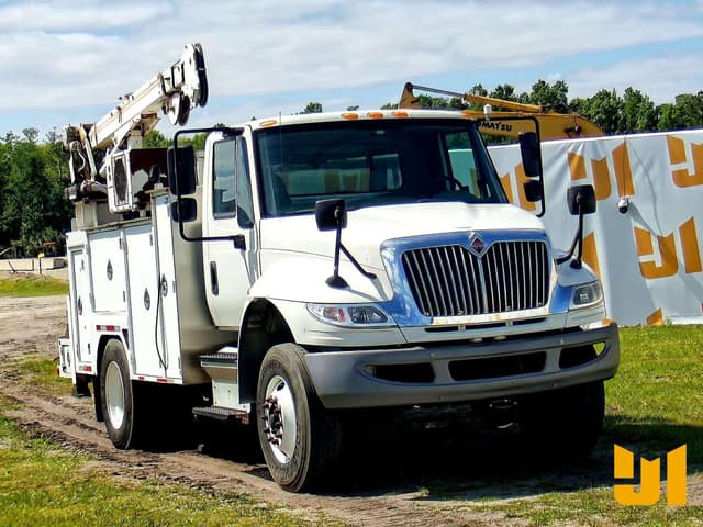 Image of International 4300 SBA equipment image 2