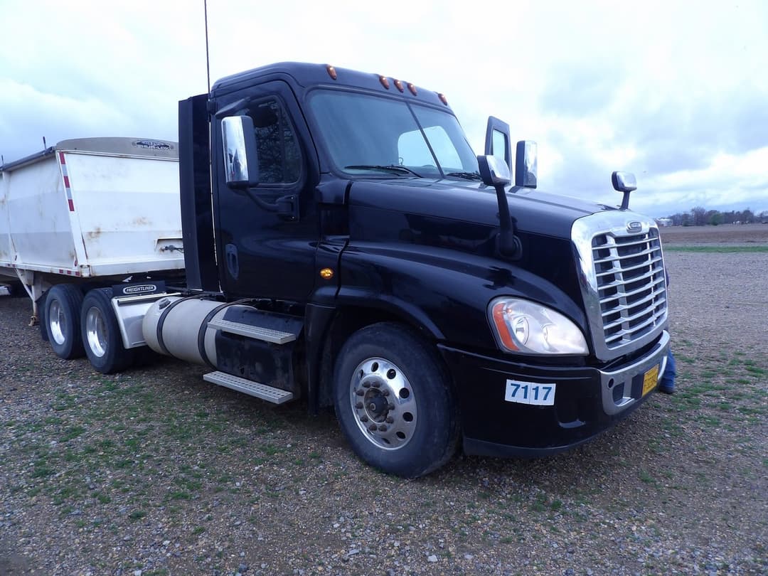 Image of Freightliner Cascadia Primary image