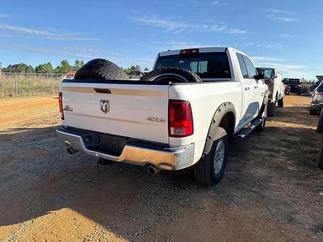 Image of Dodge Ram 1500 equipment image 3