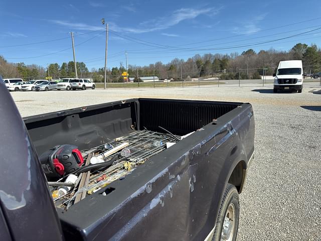 Image of Ford F-250 equipment image 3