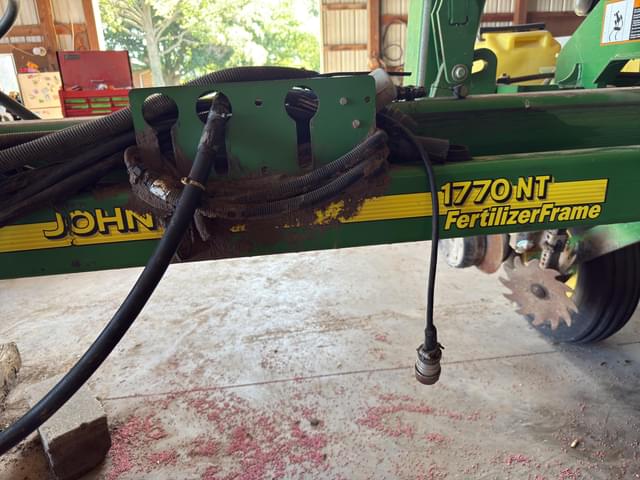 Image of John Deere 1770 equipment image 1