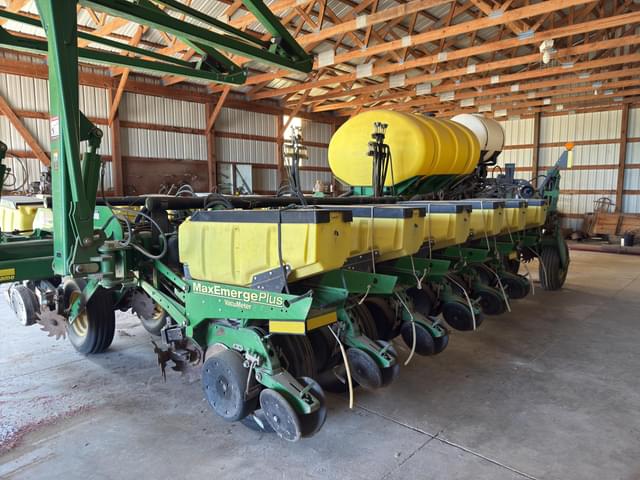 Image of John Deere 1770 equipment image 4