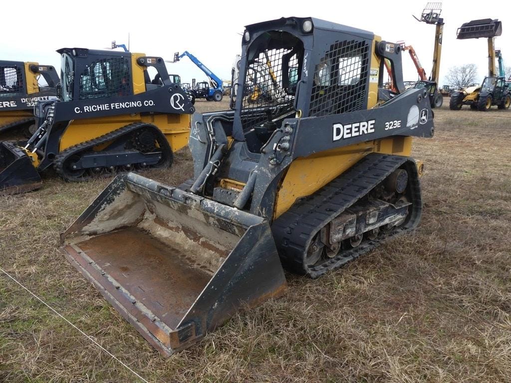 2017 John Deere 323E Equipment Image0