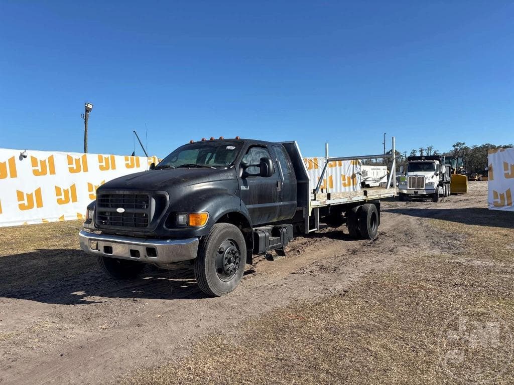 Image of Ford F-650 Primary image
