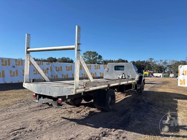 Image of Ford F-650 equipment image 4