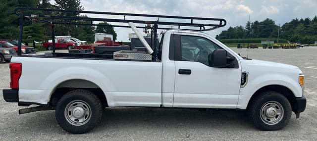 Image of Ford F-250 equipment image 1