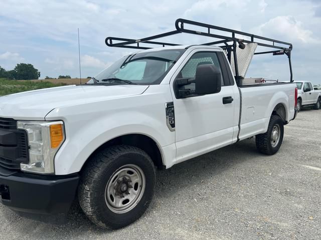 Image of Ford F-250 equipment image 2