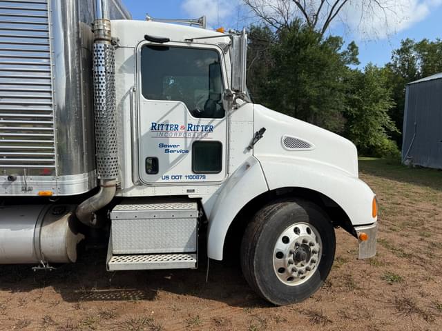 Image of Kenworth T300 equipment image 4