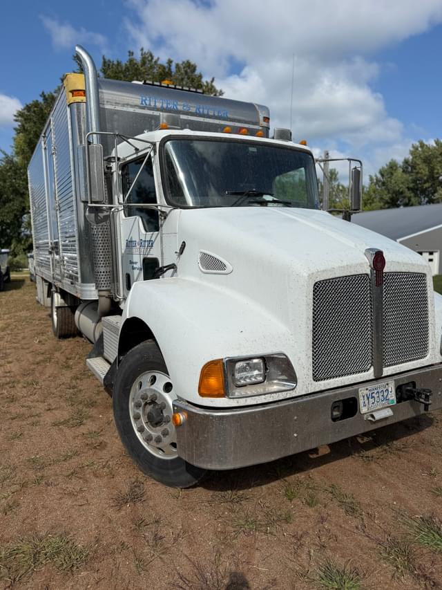 Image of Kenworth T300 equipment image 2