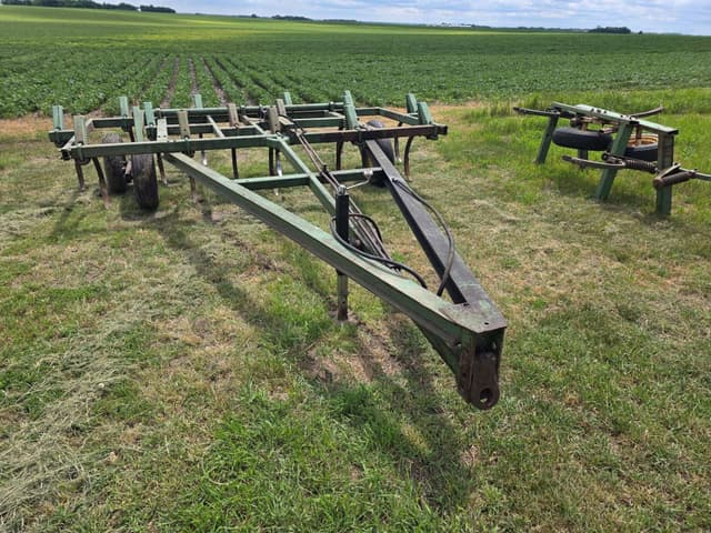 Image of John Deere E1600 equipment image 1