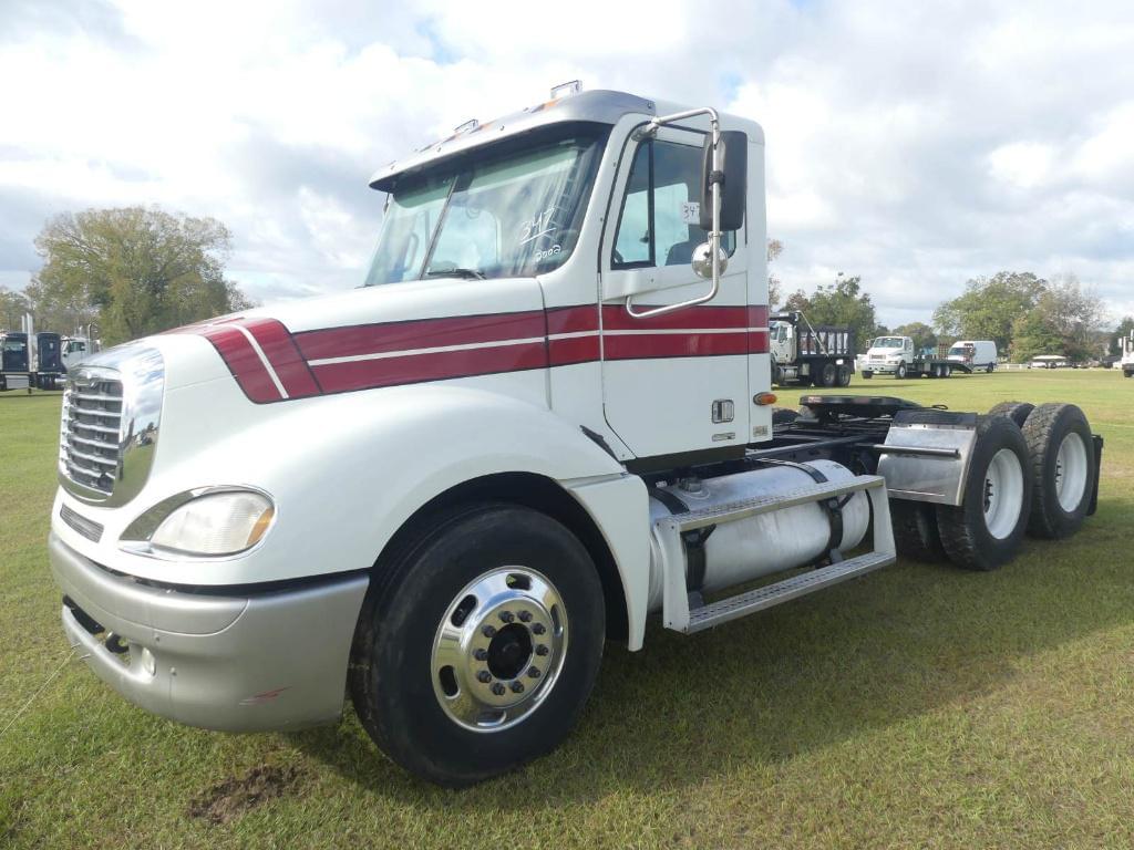 Image of Freightliner Columbia Primary image
