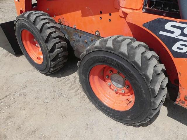 Image of Kubota SSV65 equipment image 4