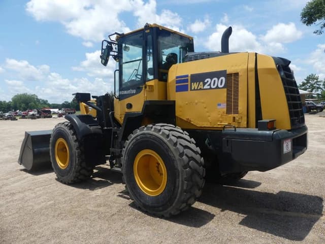 Image of Komatsu WA200-8 equipment image 3