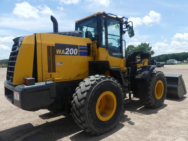 Image of Komatsu WA200-8 equipment image 2