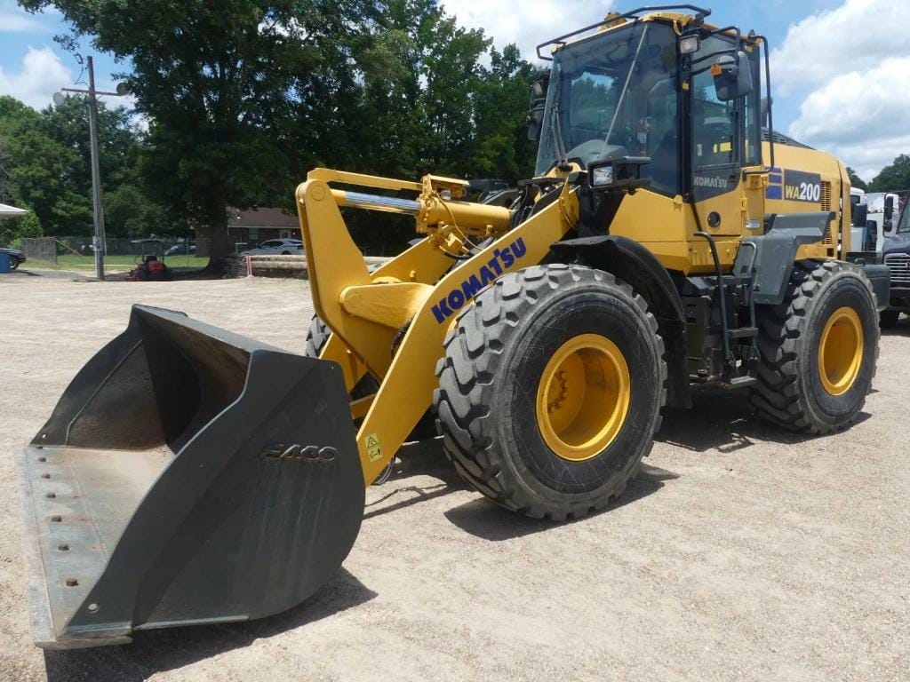 Komatsu WA200-8 Equipment Image0