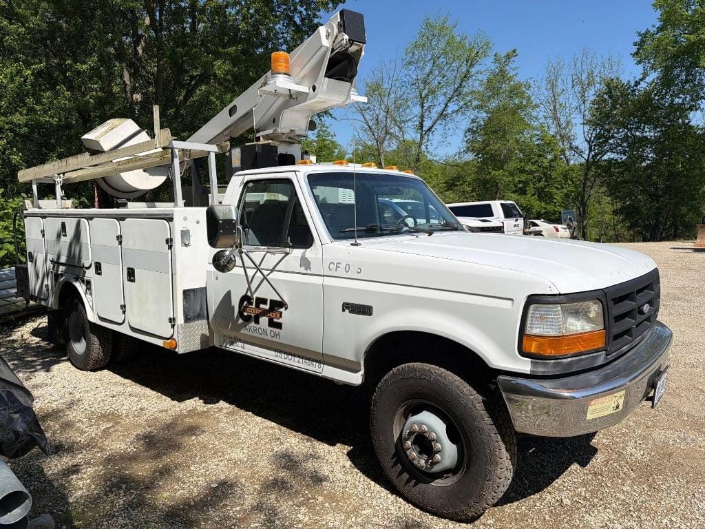 1997 Ford F-450 Equipment Image0