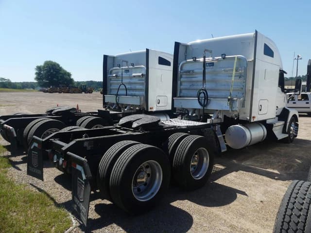 Image of Kenworth T680 equipment image 2
