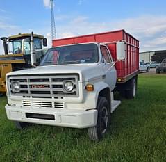 1976 GMC CS63 Equipment Image0