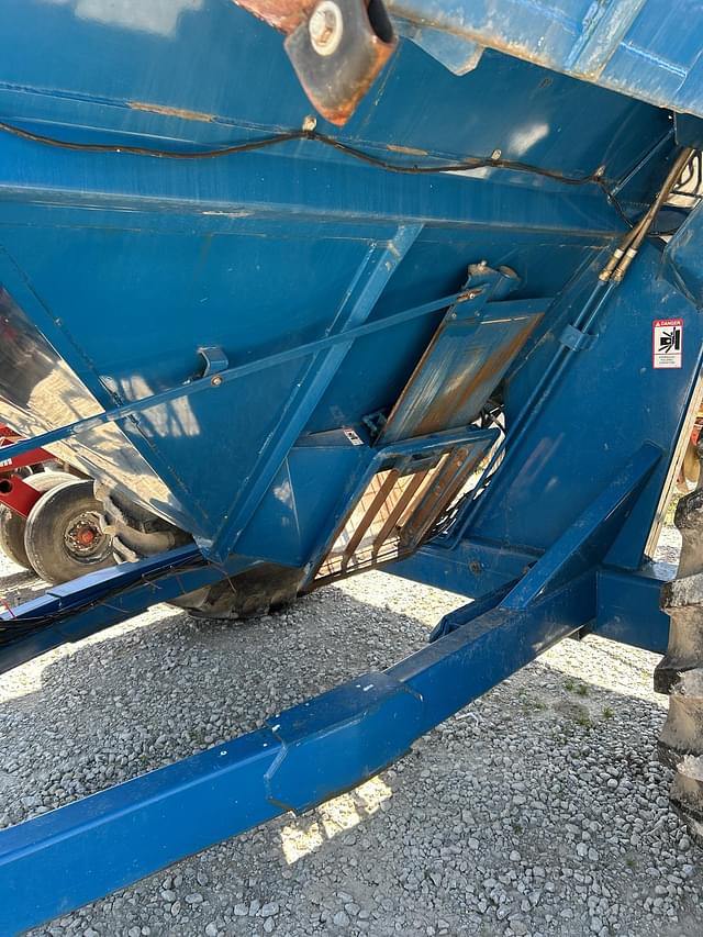 Image of Kinze 450C equipment image 4